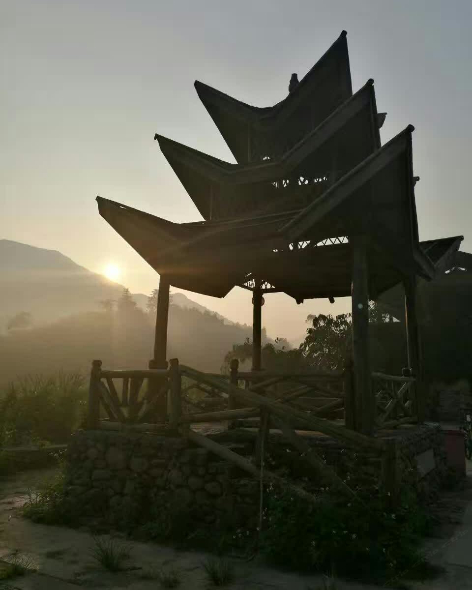 广州溪头奇石屋客栈