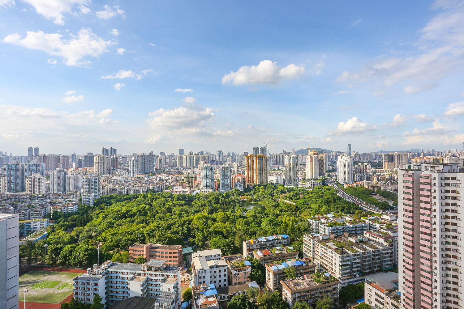 广州江南西附近独栋3层复式小公寓(昌岗东路分店)