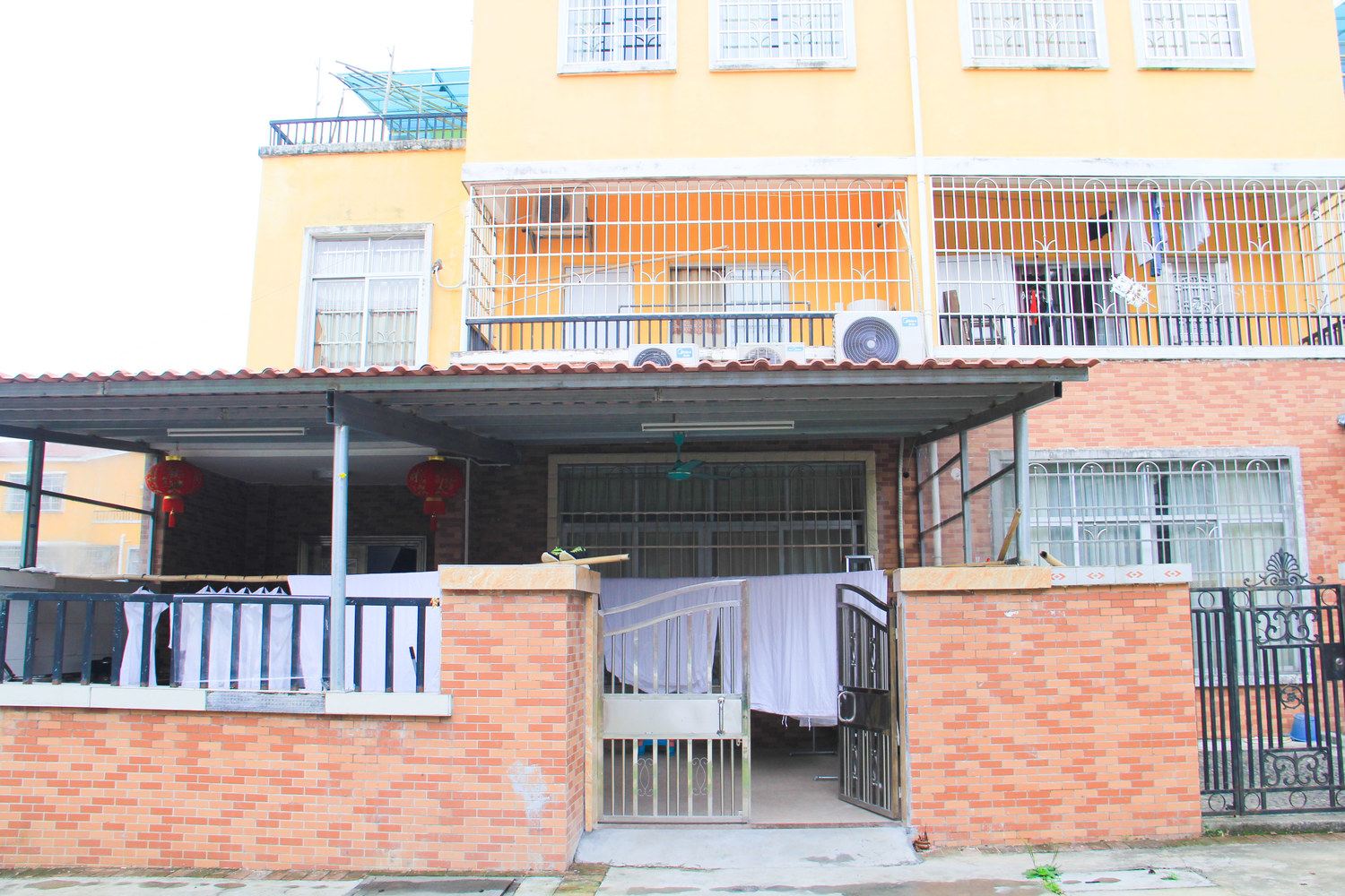 广州清远温泉漂流轰趴度假民宿(怡乐路分店)