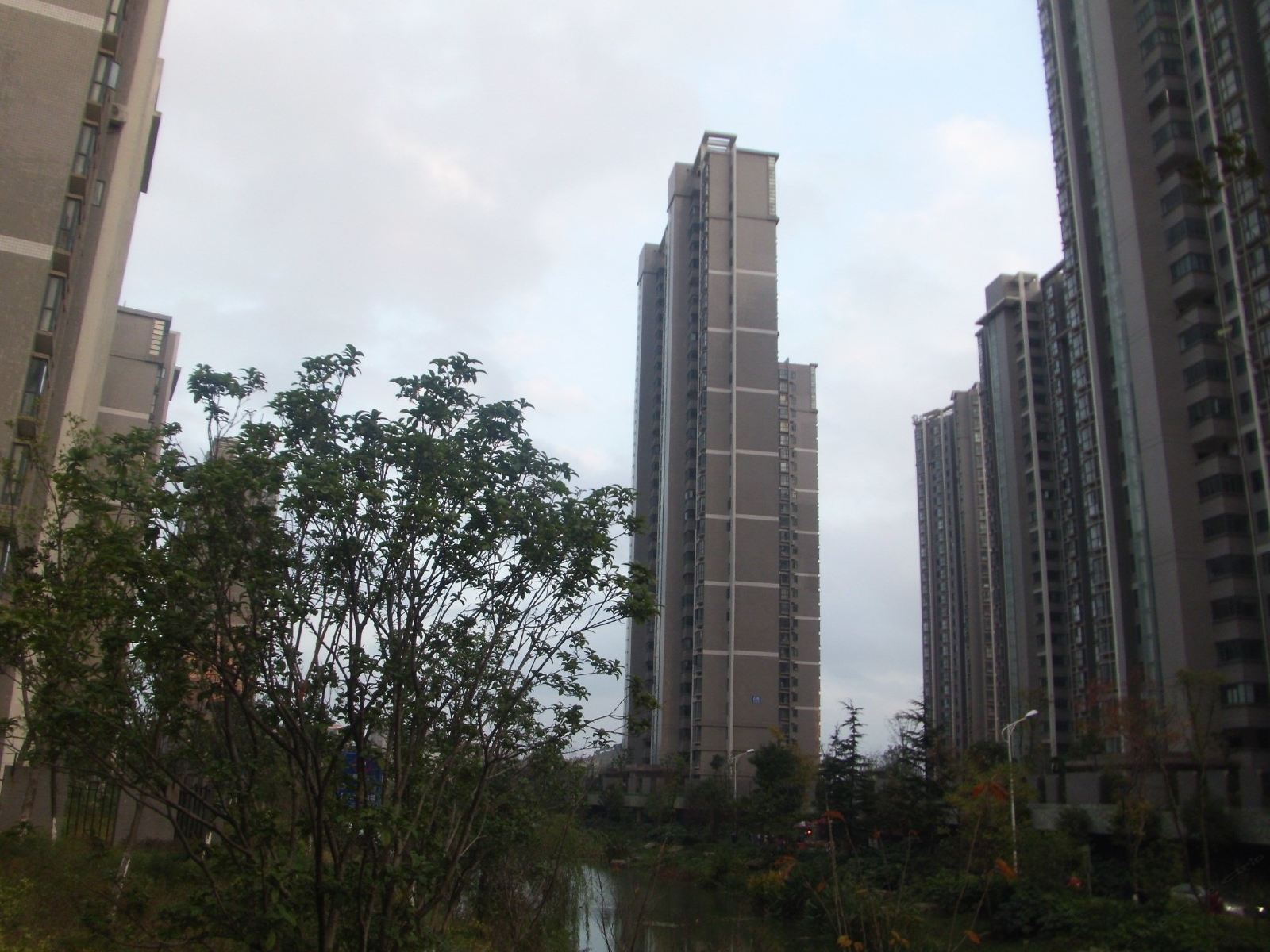 比家美公寓(贵阳龙盛苑店)