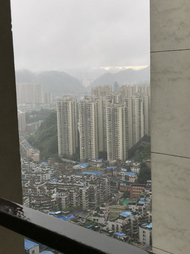 贵阳双子塔旁的小家普通公寓