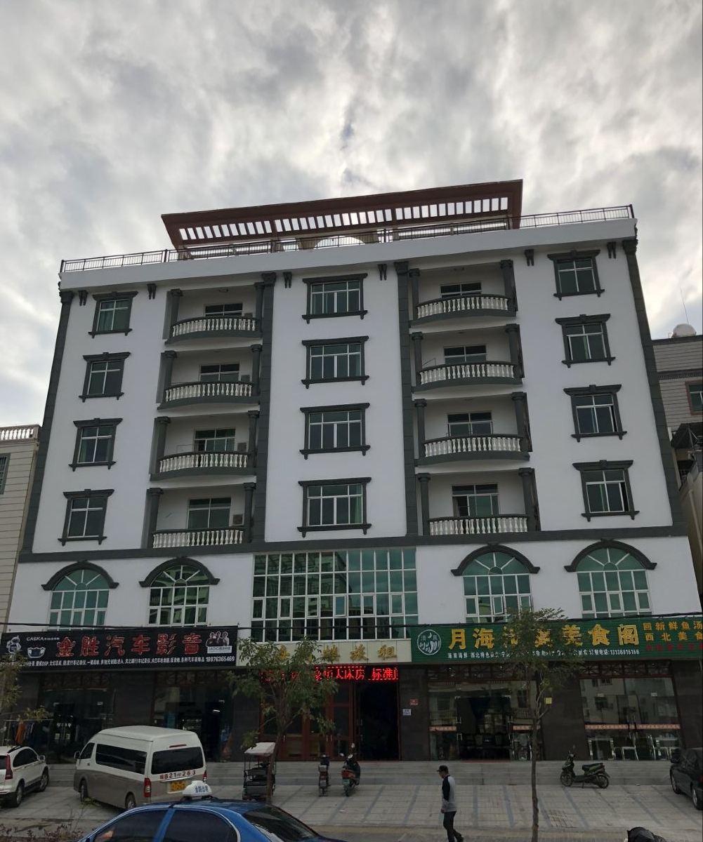 三亚月海阁楼酒店