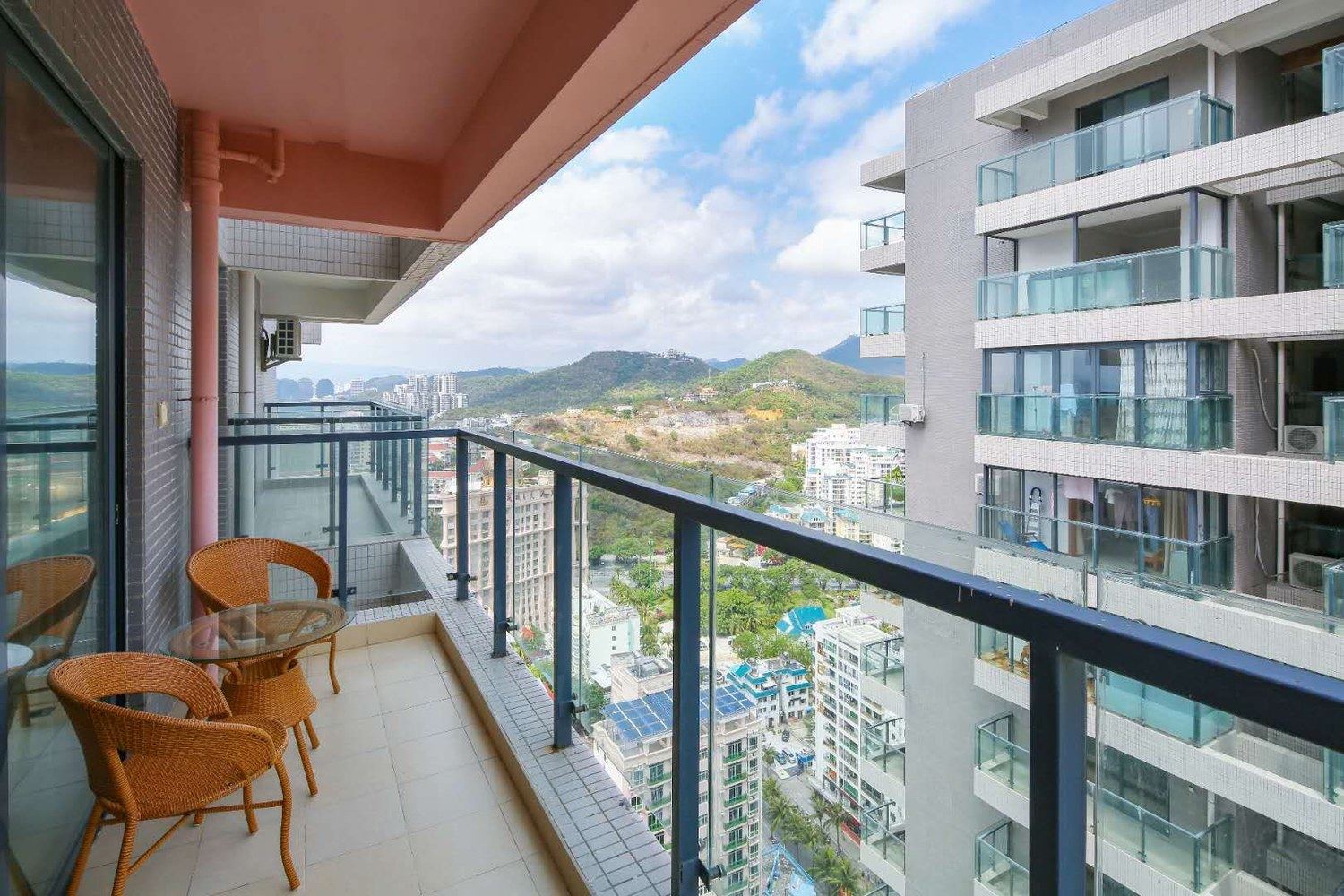 三亚蓝海椰风海景公寓(大东海旅游区分店)