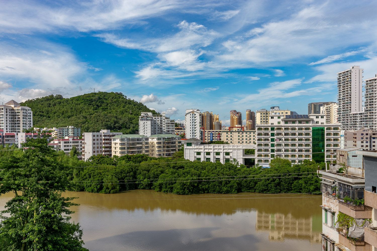 三亚海蓝蓝海景房普通公寓(分店)