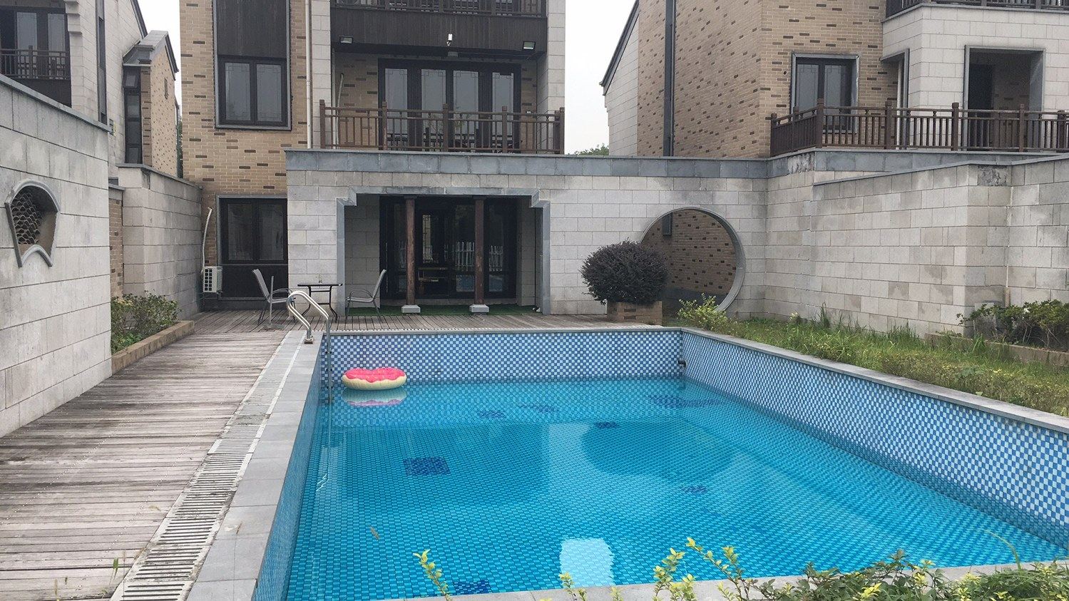 嘉兴嗨皮墅别墅趴（伊萨卡店）(星星港湾花园潮鸣街-6号楼分店)