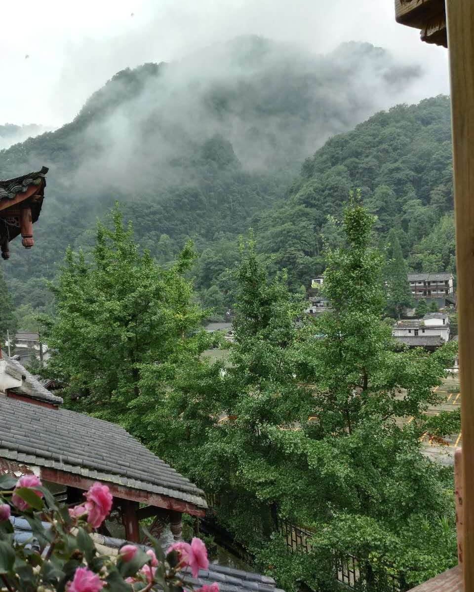 成都欧莱山房客栈