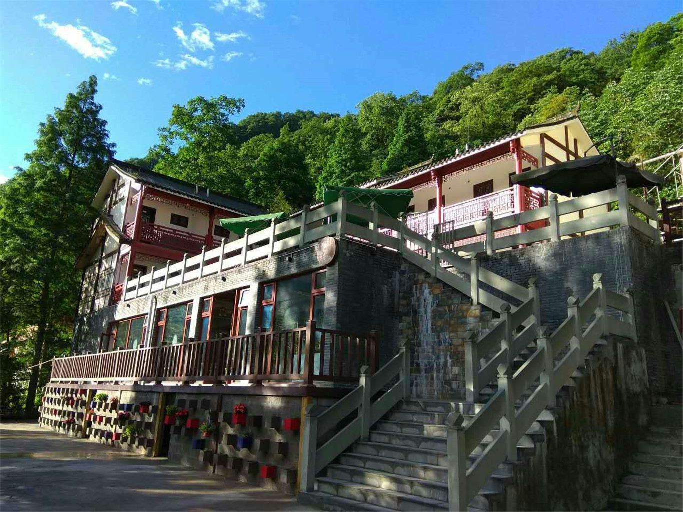 都江堰云岳·悦潼精品民宿