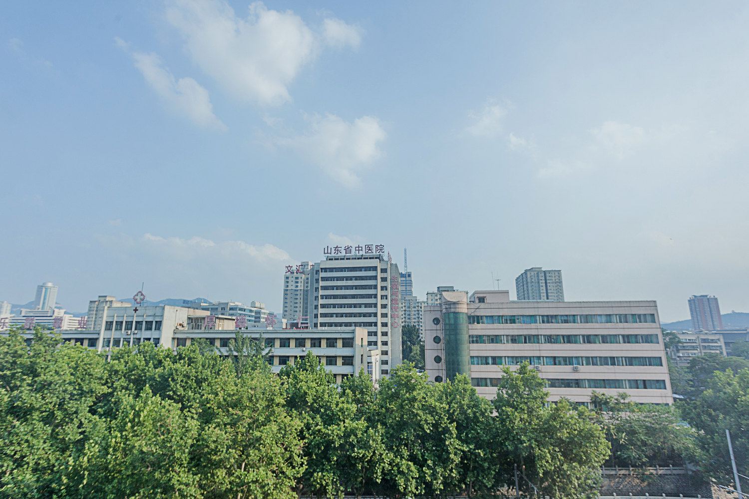 泰来家庭公寓(济南齐鲁医院店)