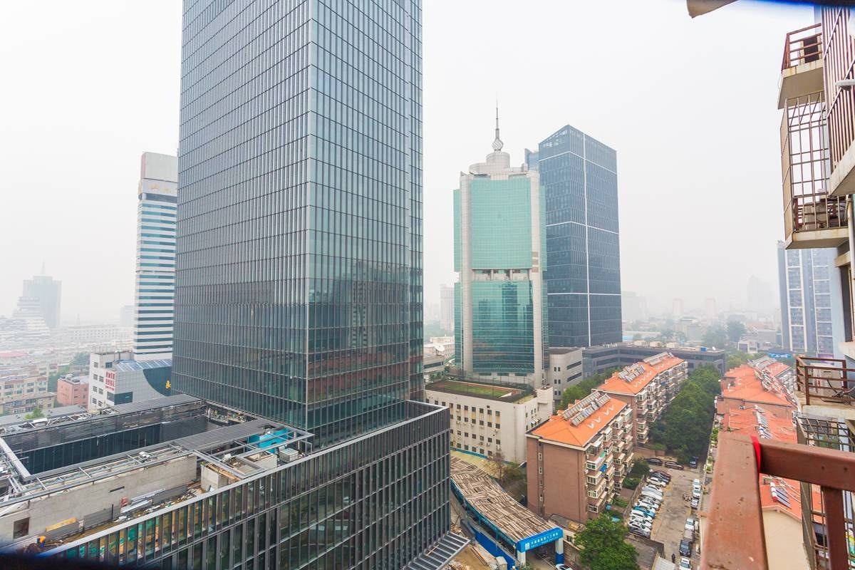 服装设计师的家普通公寓(济南东舍坊街店)