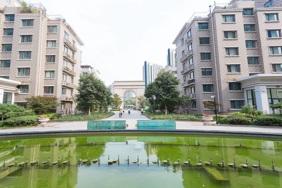 服装设计师的家普通公寓(济南明湖西路店)