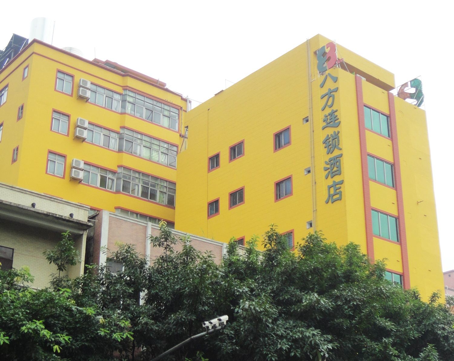 八方快捷酒店(东莞厚街东风路中心店)