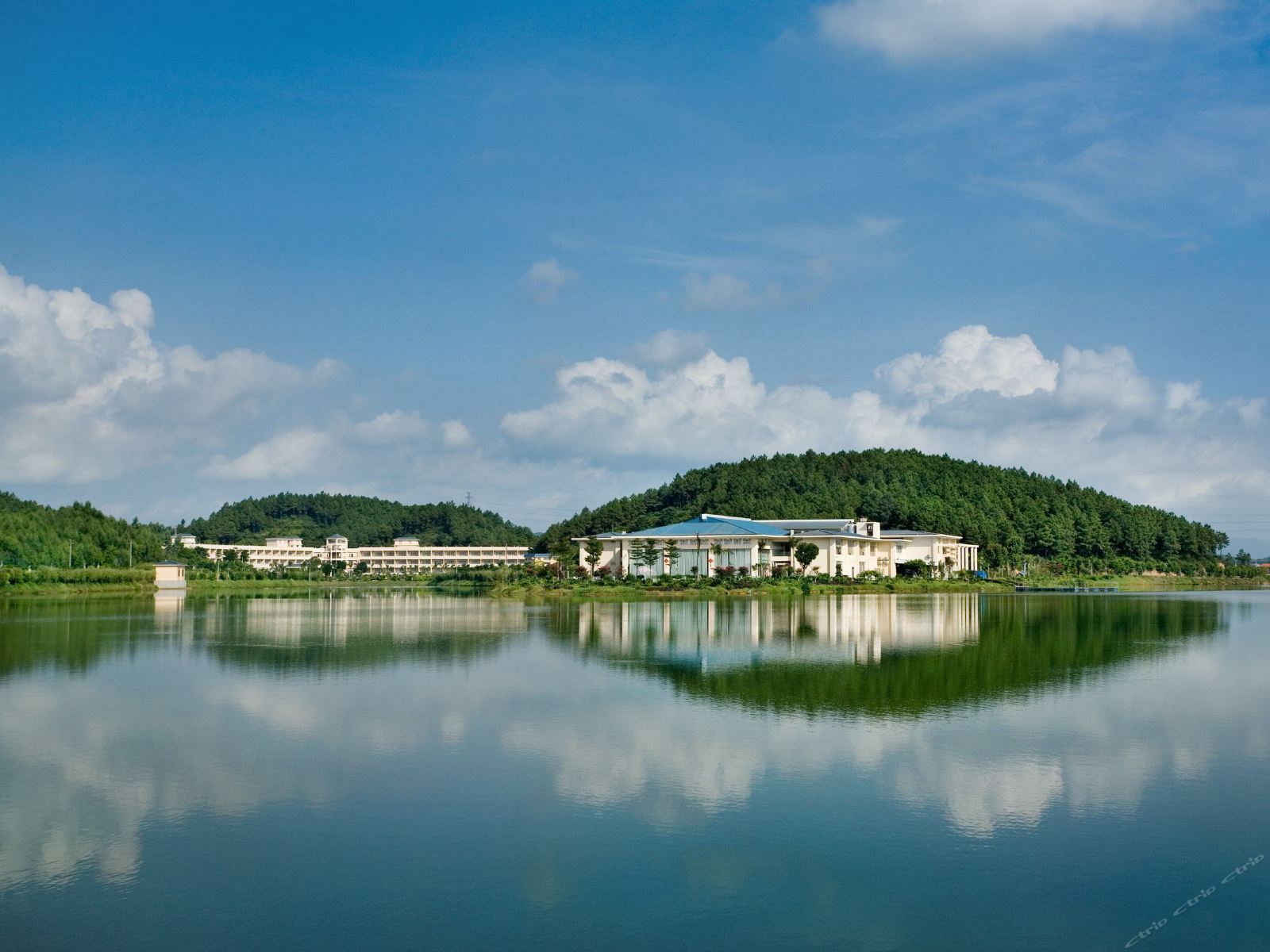 佛山高明富湾湖酒店