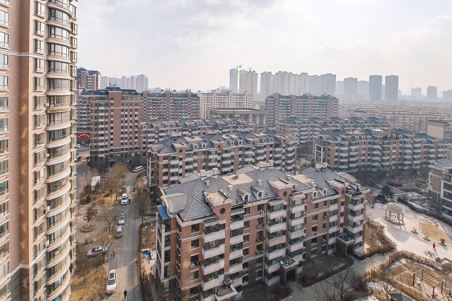 沈阳近中街大华水岸府邸大两居普通公寓