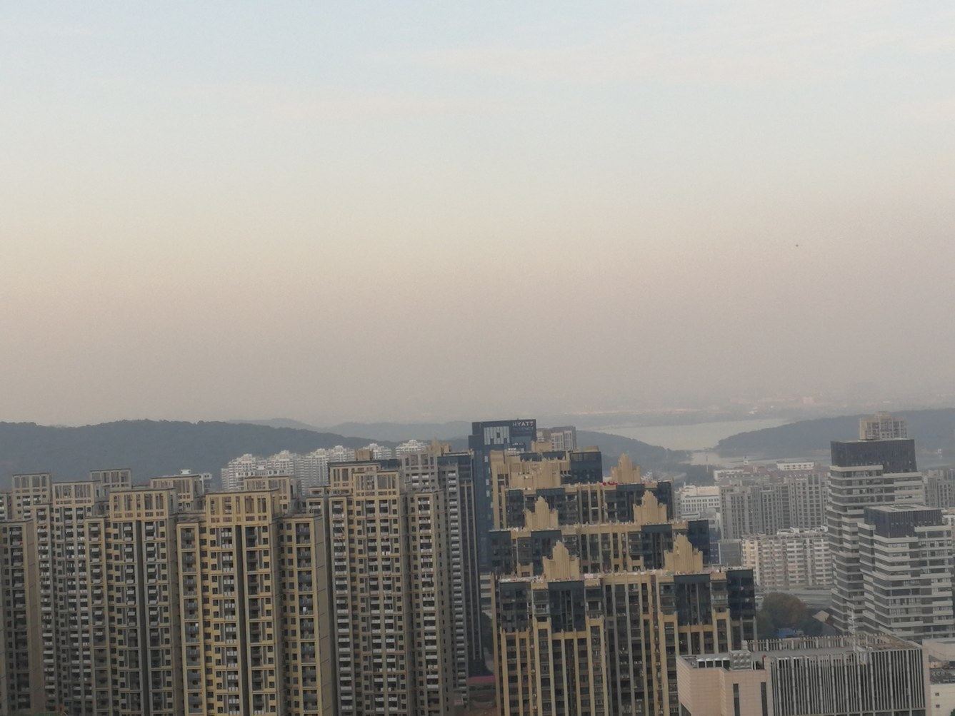 武汉光谷世外桃源酒店式公寓(环游式情景步行街店)