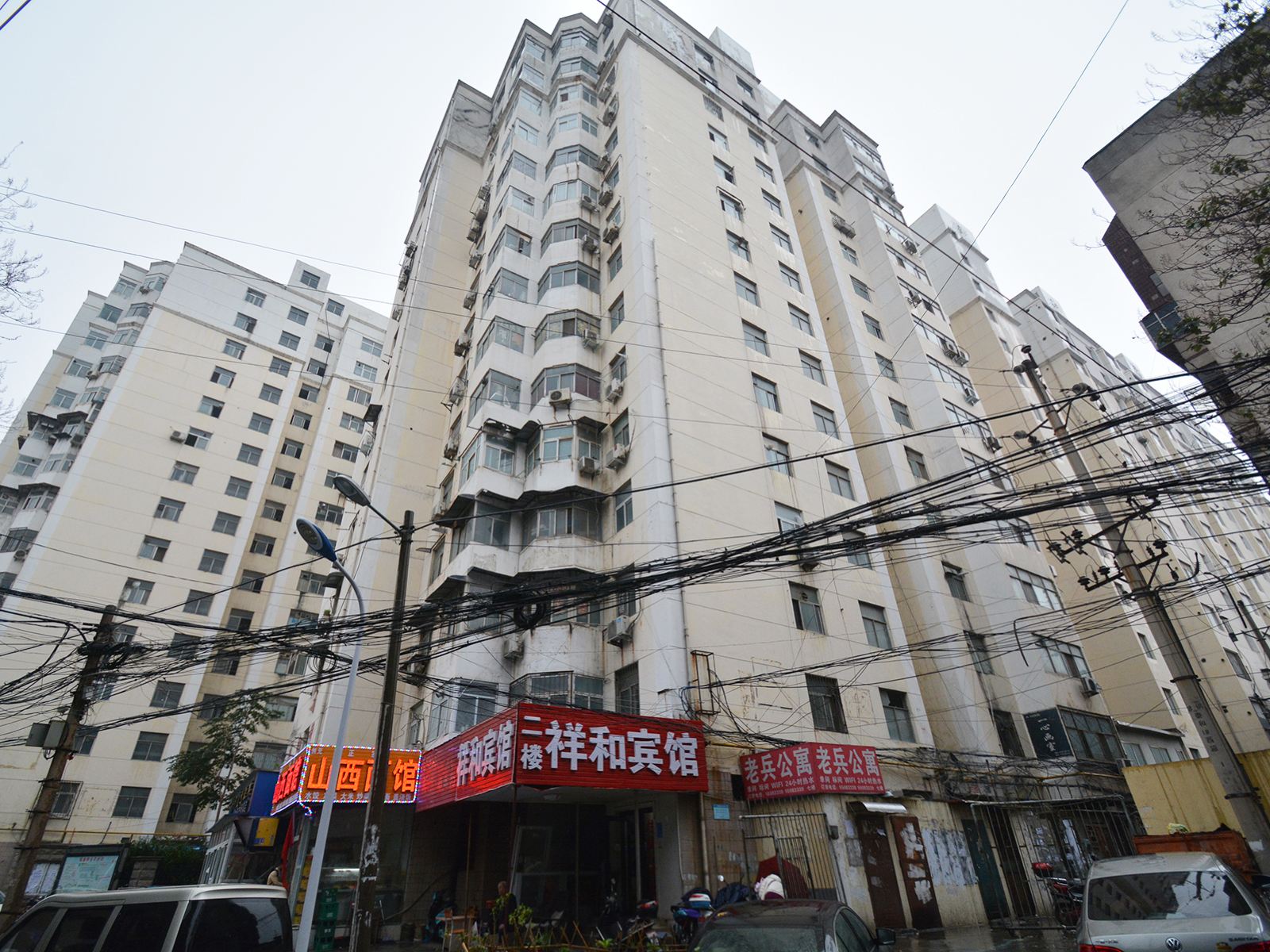 郑州丽格时尚太空舱客栈