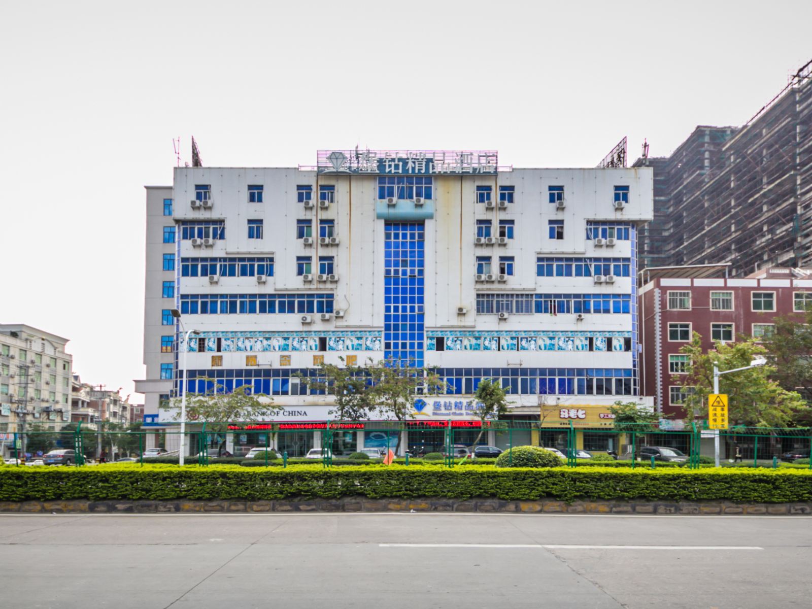 晋江灵源堡钻精品酒店