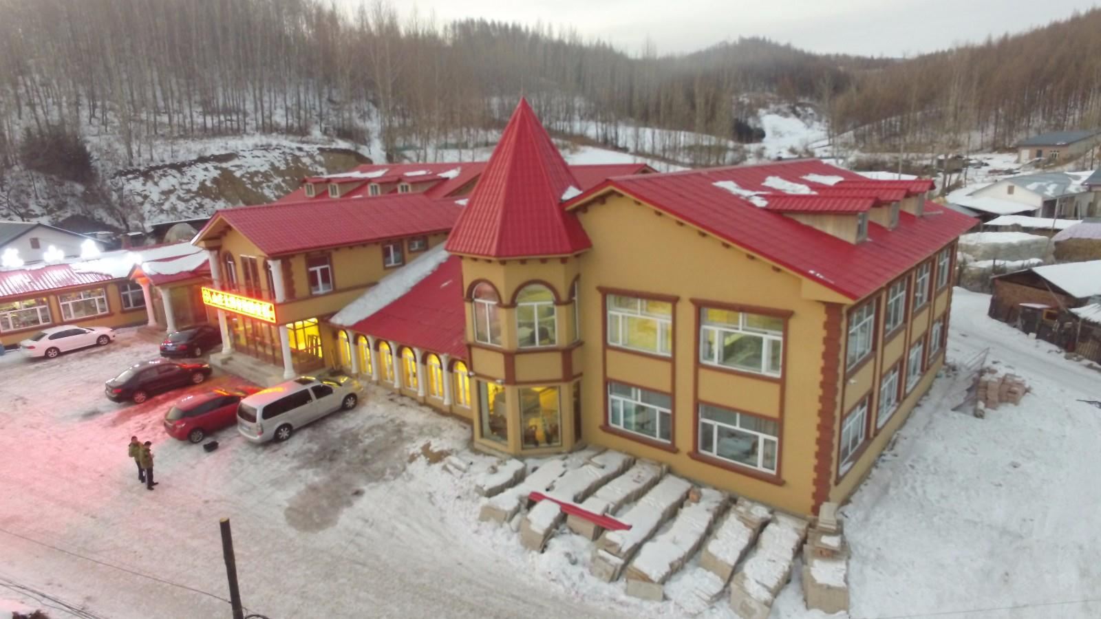 亚布力雪场北国春温泉度假山庄
