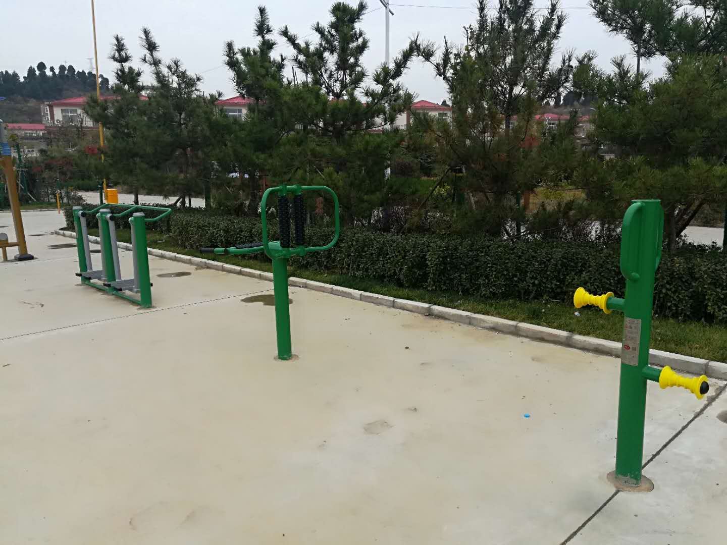 健身娱乐设施