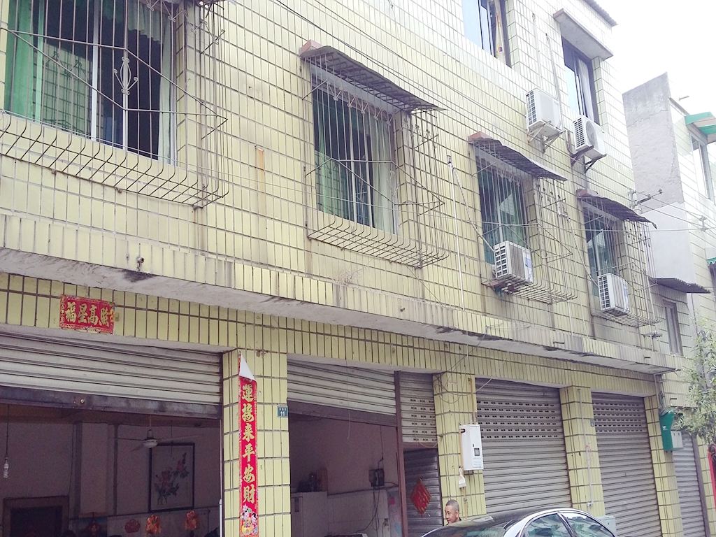 彭州鸿丰出租房住宿