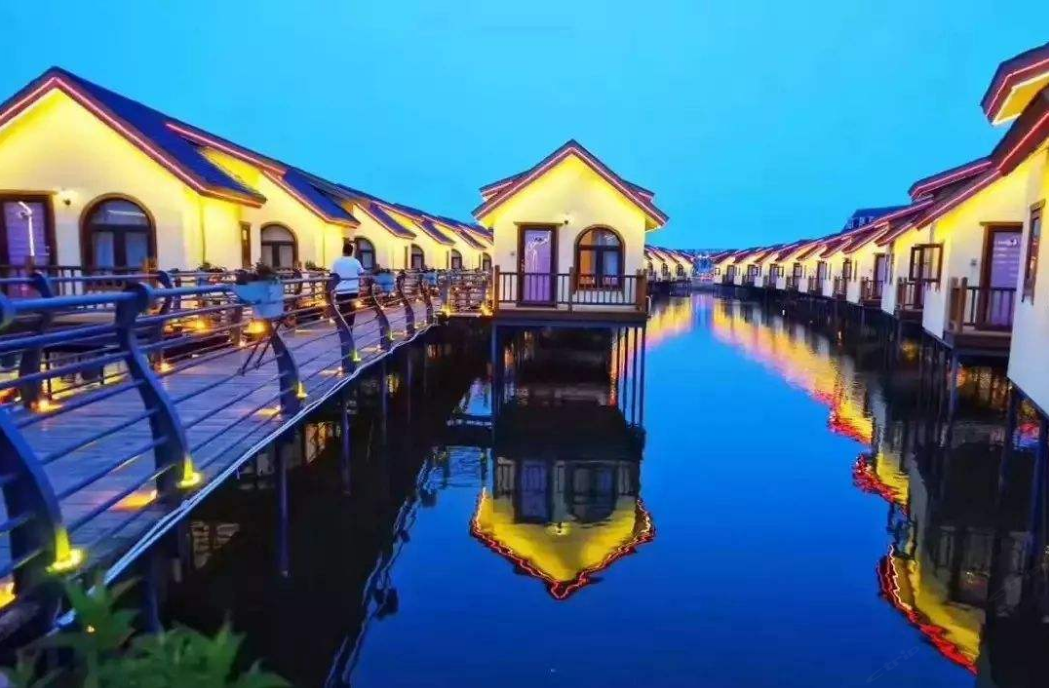 乐亭月岛海上温泉木屋酒店