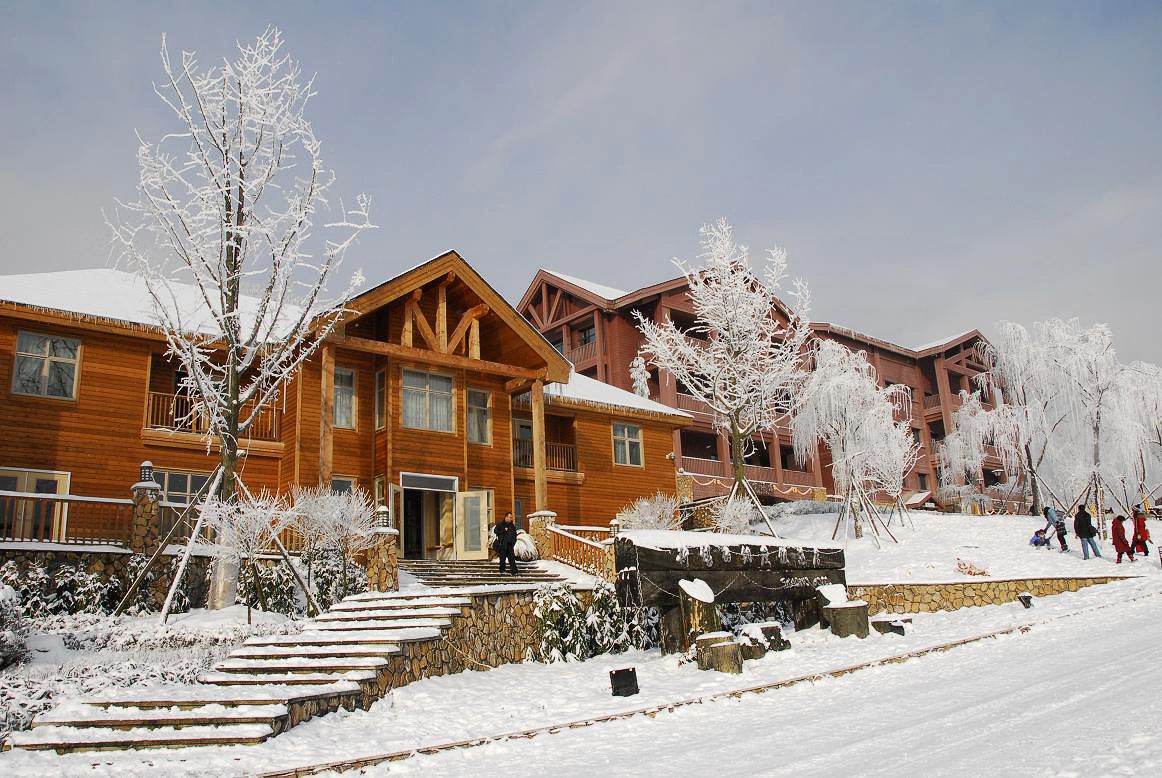 西岭雪山斯堪的纳度假酒店