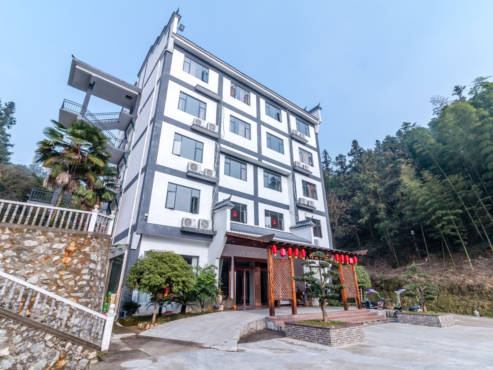 铅山情义山庄