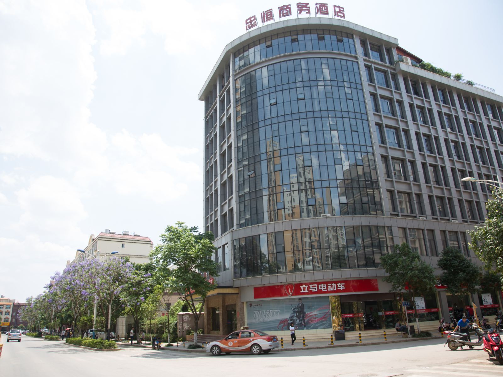 昆明嵩明忠恒商务酒店