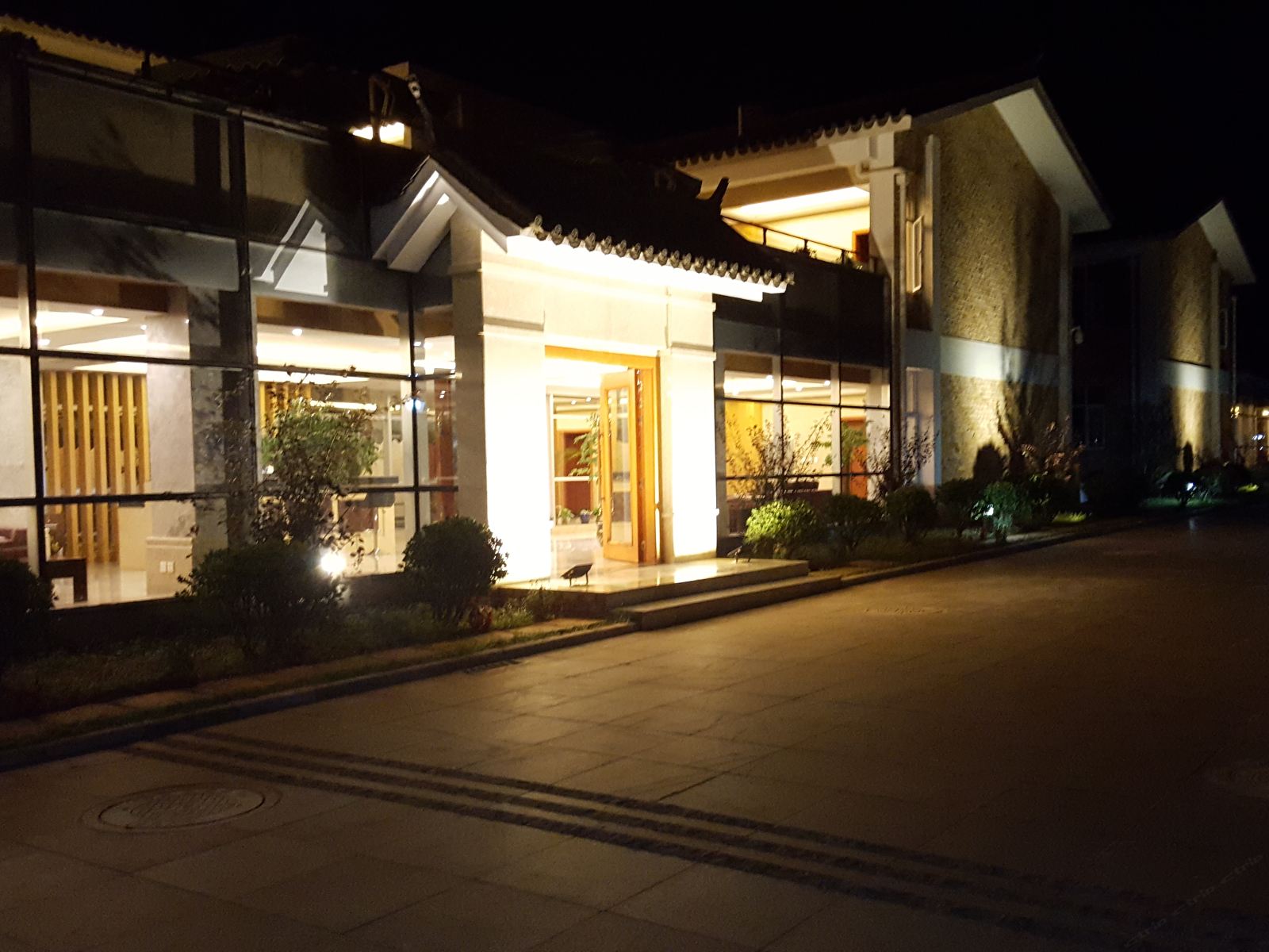 禄劝木阿落白轿子山温泉度假酒店