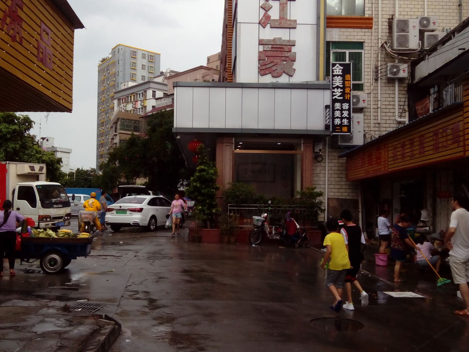 深圳春年奋发创新旅店