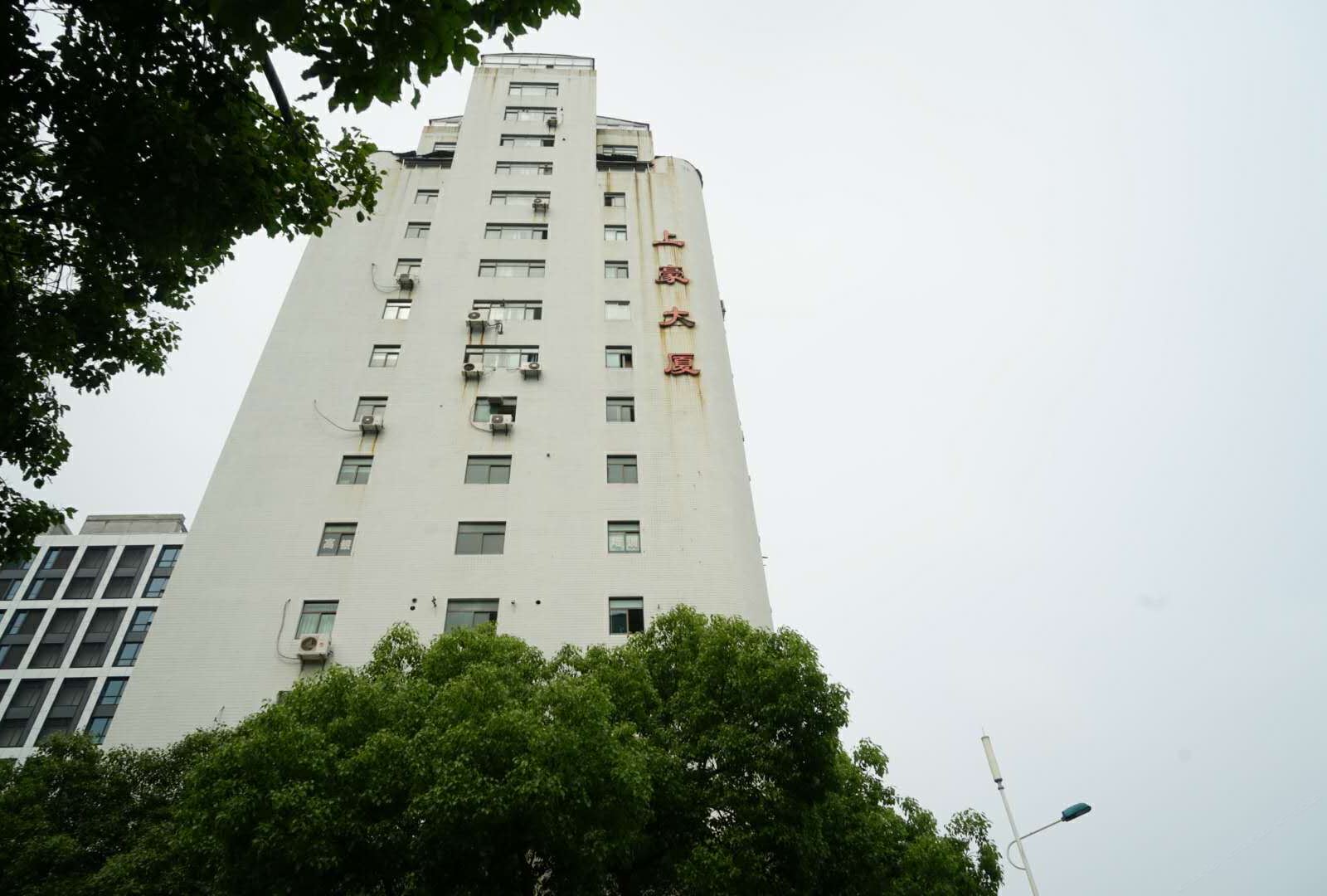 上海鹿见国际青年旅社