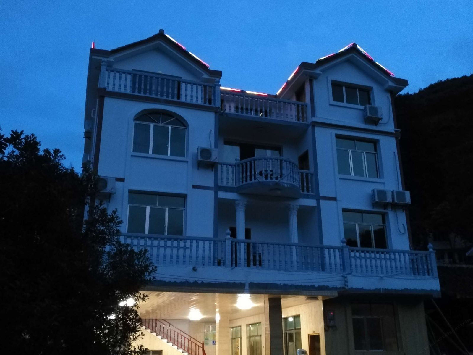 开阳河边农家乐