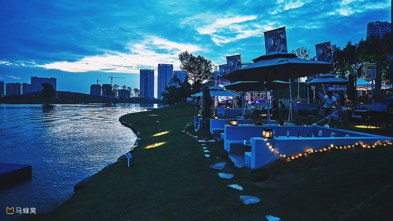 成都麓游星空水上度假酒店
