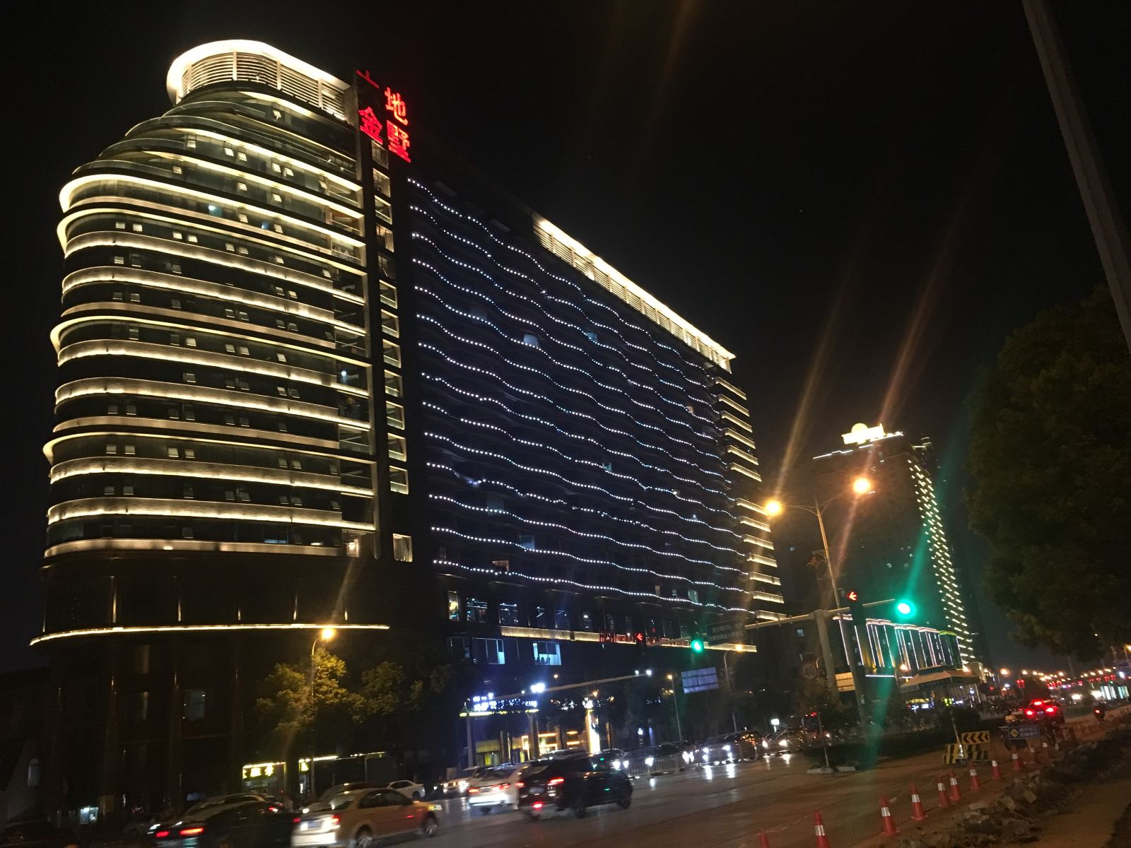 长沙默上轻奢酒店