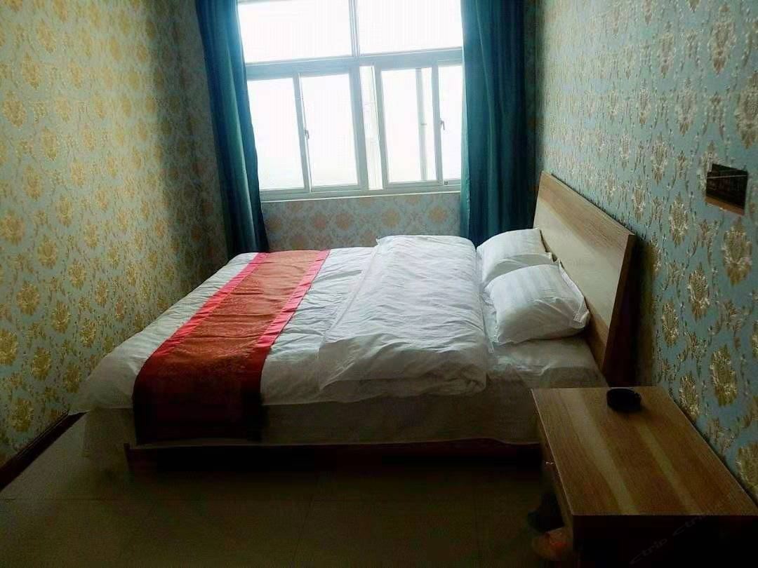 普通大床房(公共卫浴)