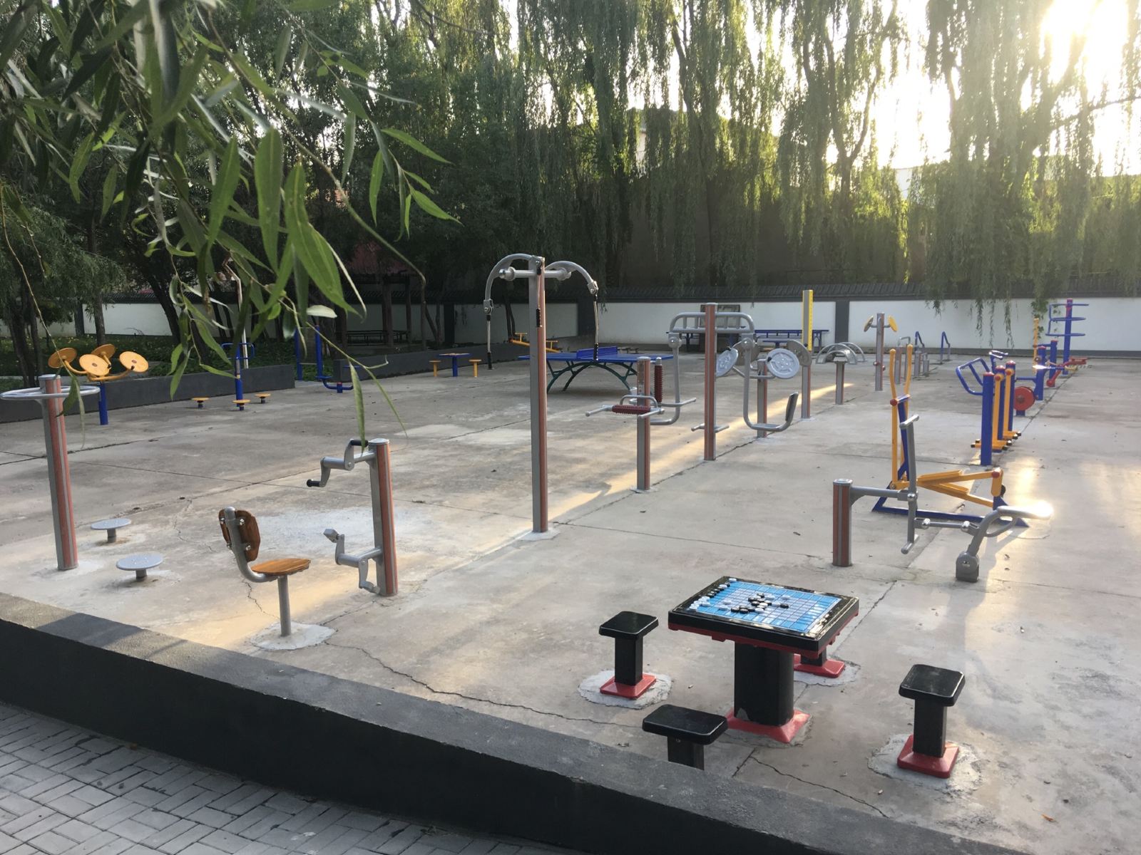 健身娱乐设施