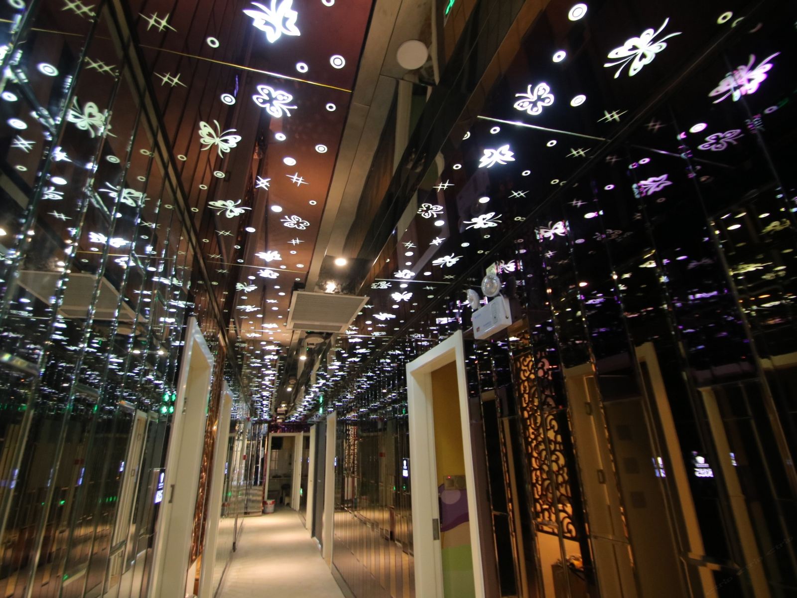 吉泰连锁酒店(上海华山医院顾村公园地铁站店)