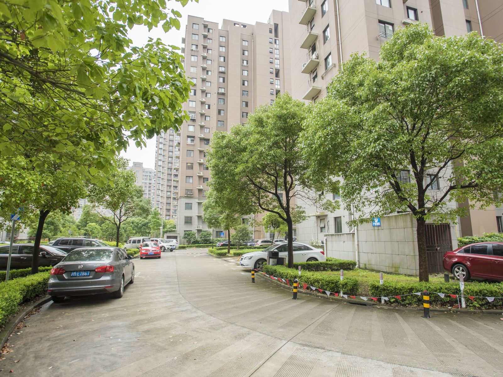 鸿鑫公寓(上海御水路分店)