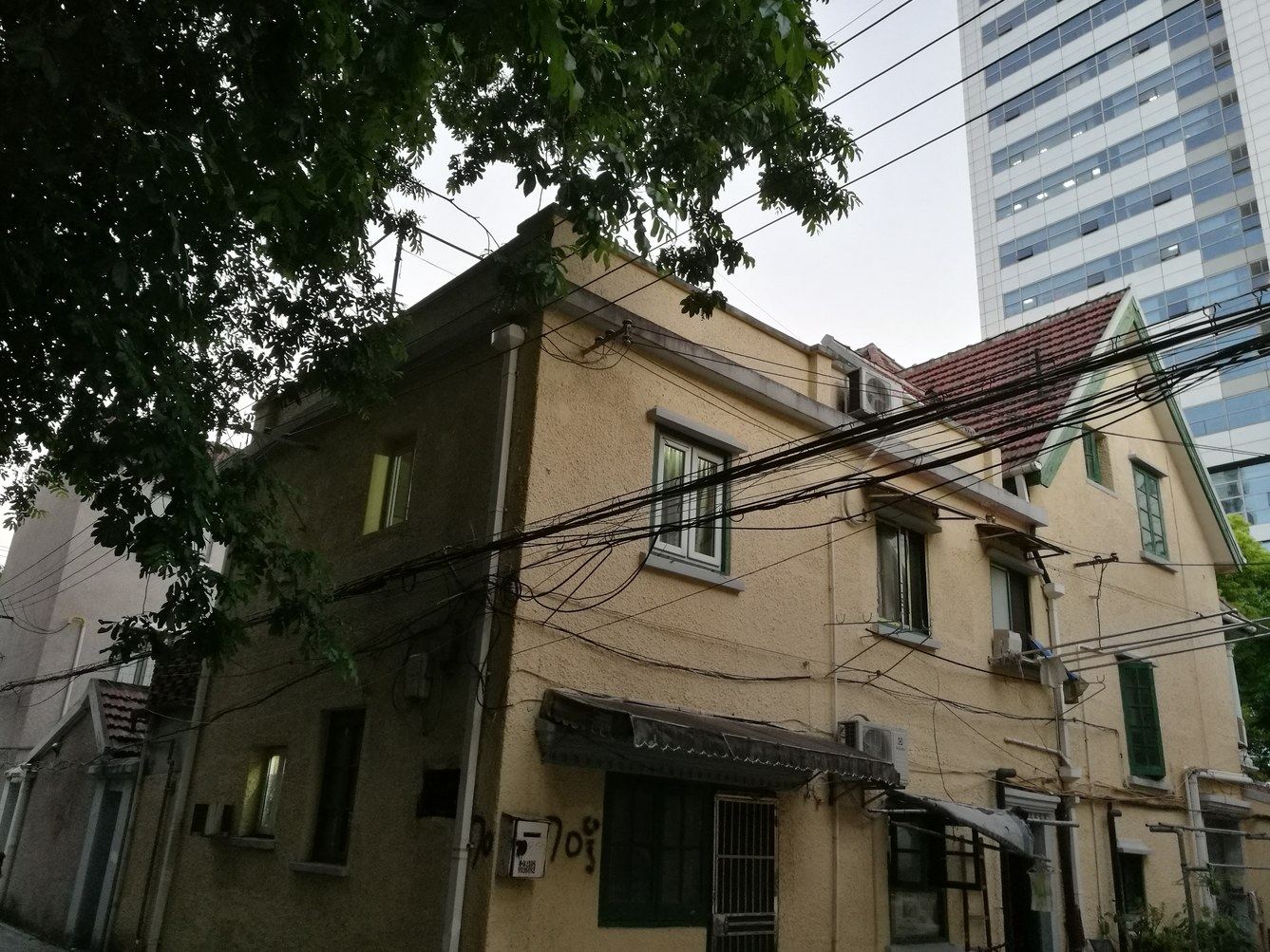 斑斓·家静安公寓(上海江苏路店)