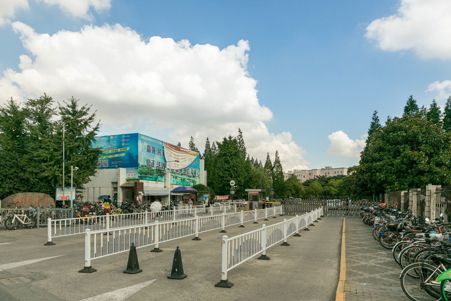 上海百年孤独千年一叹公寓(园康路分店)