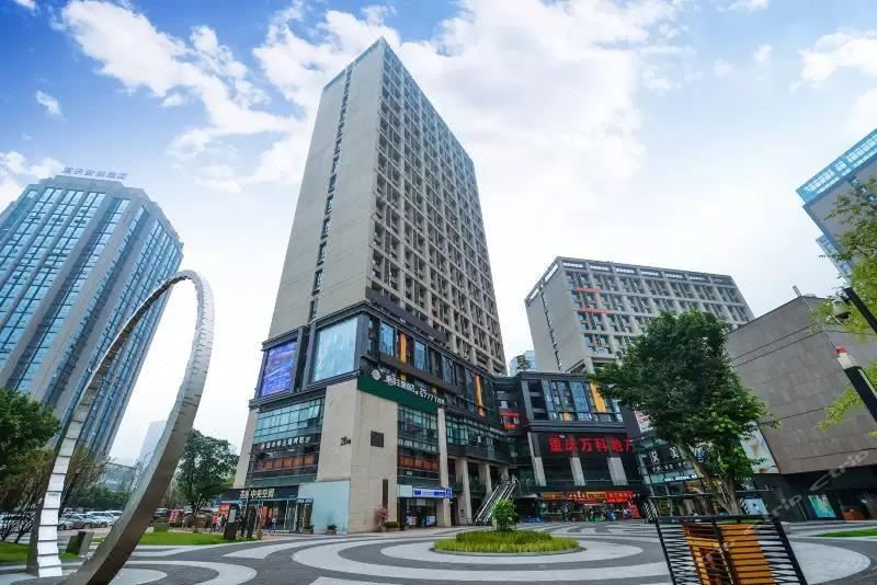 易豪商务酒店(重庆人和金开大道爱琴海店)