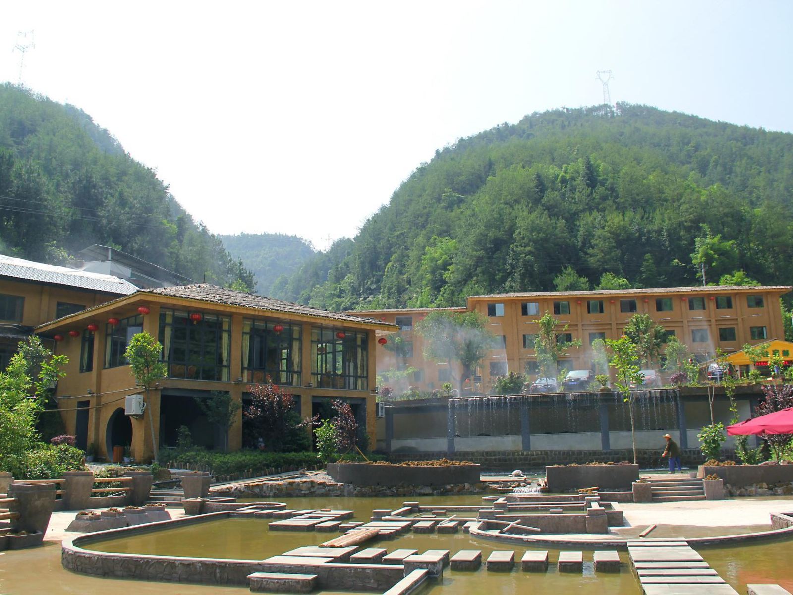 梁平滑石寨度假村