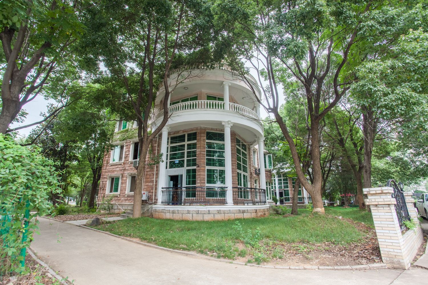 重庆独栋日租连锁别墅聚会派对轰趴馆(江与城星街店)