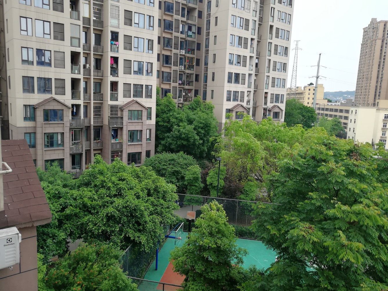 重庆多彩绚丽公寓(恋湖公园分店)