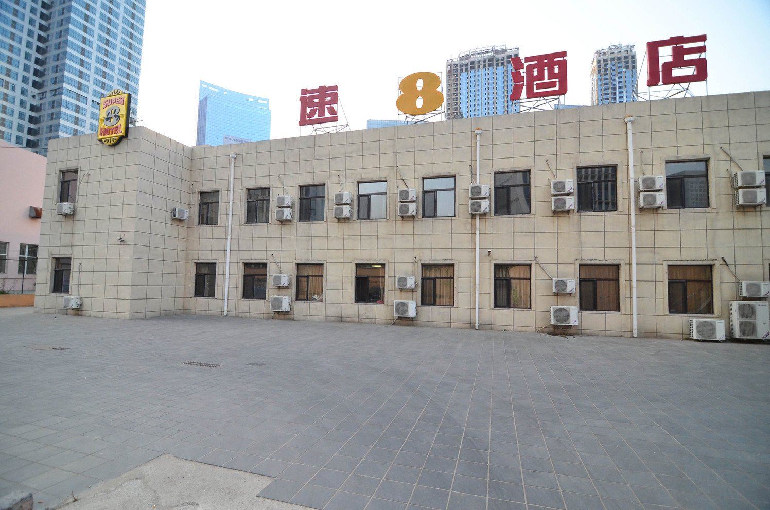 速8酒店(大连星海广场店)