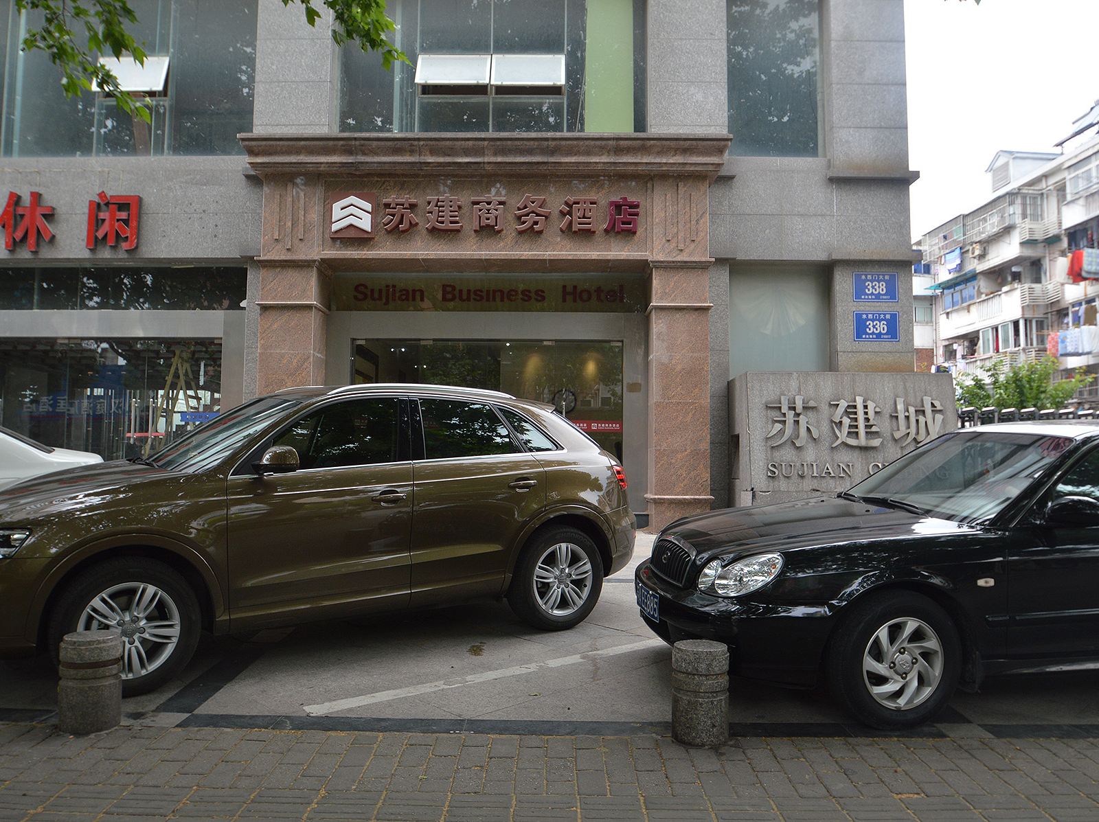 肯定连锁酒店(南京水西门云锦路地铁站店)