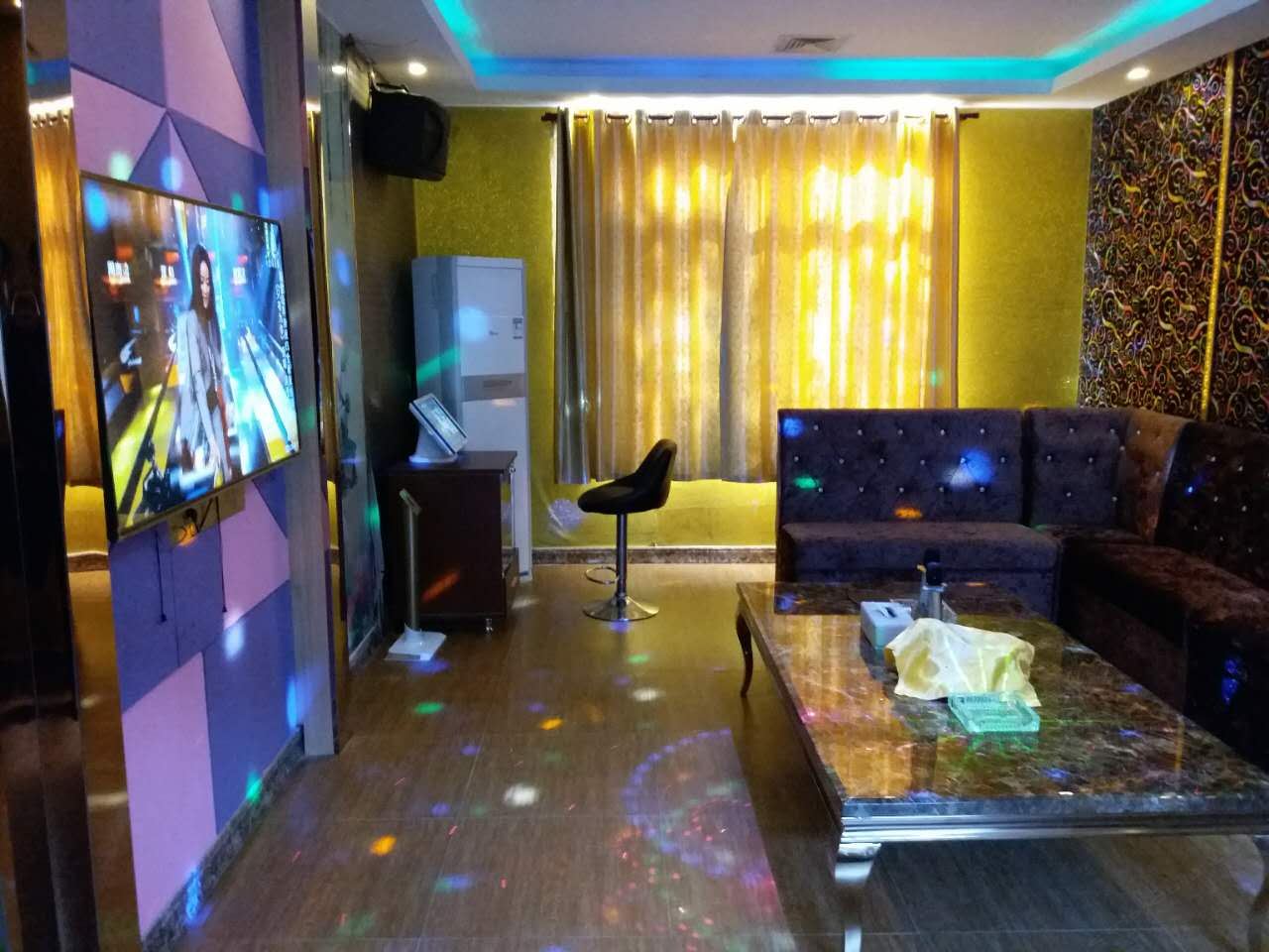 健身娱乐设施