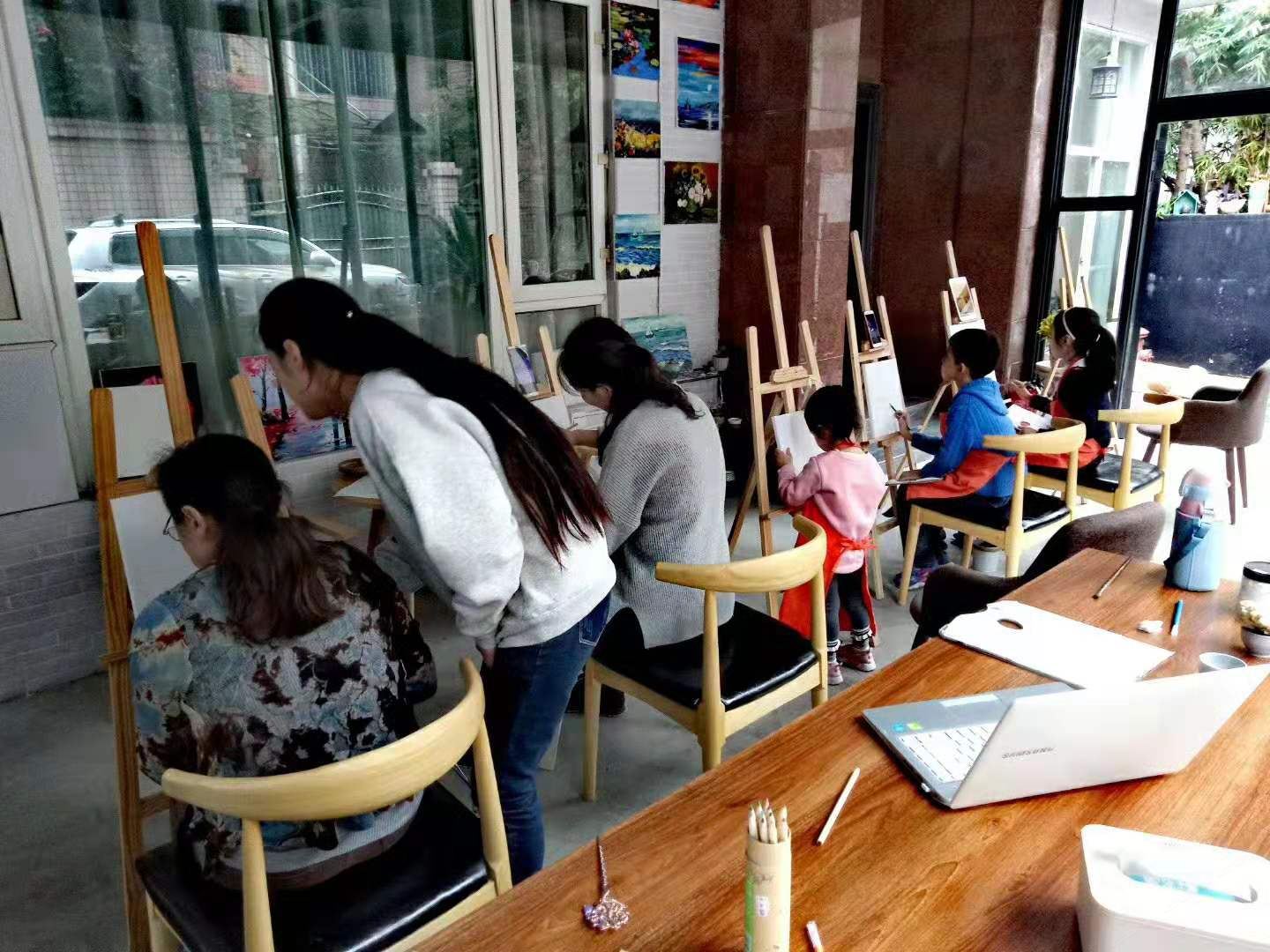 健身娱乐设施