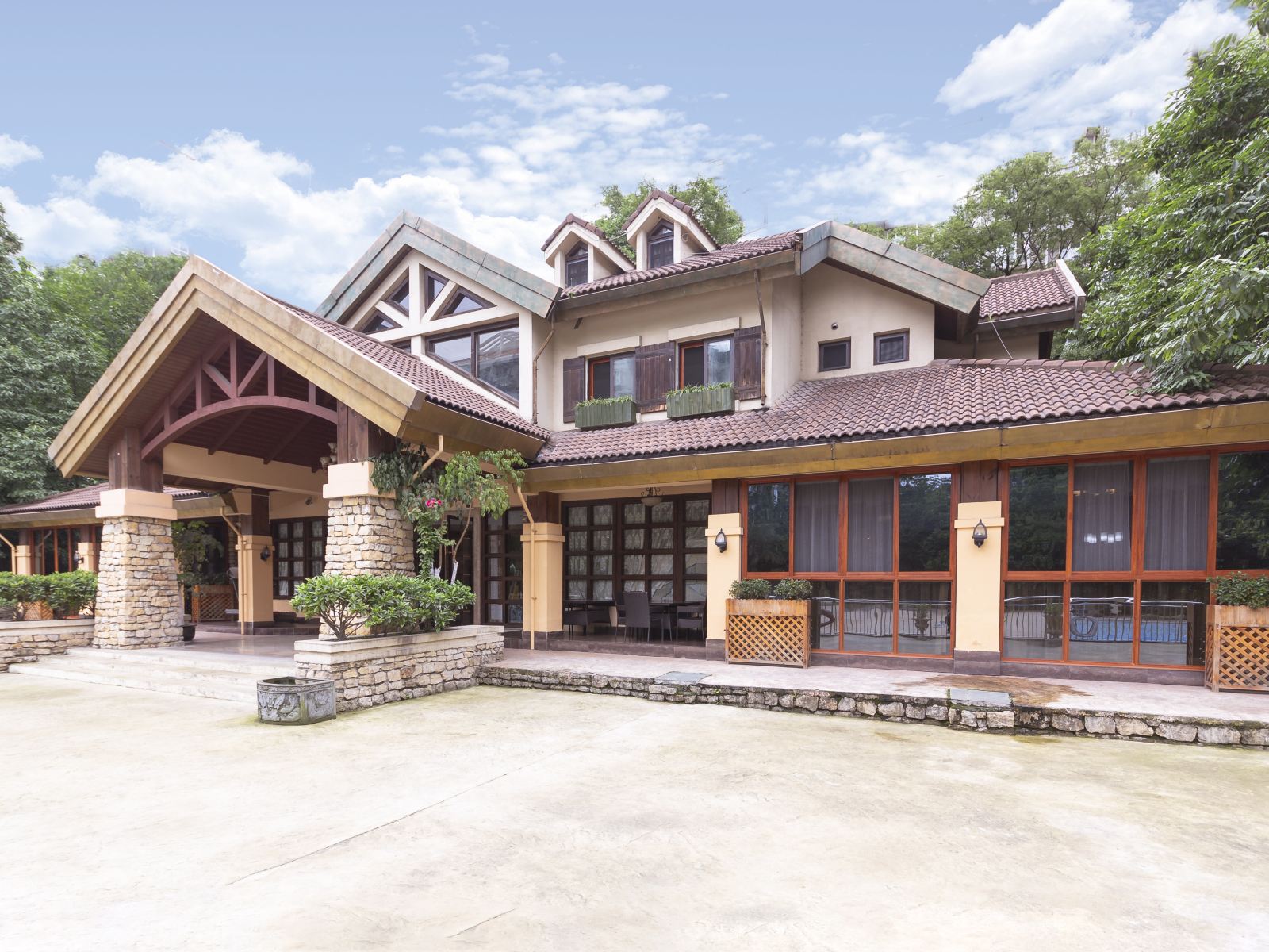 成都诺丁山居酒店