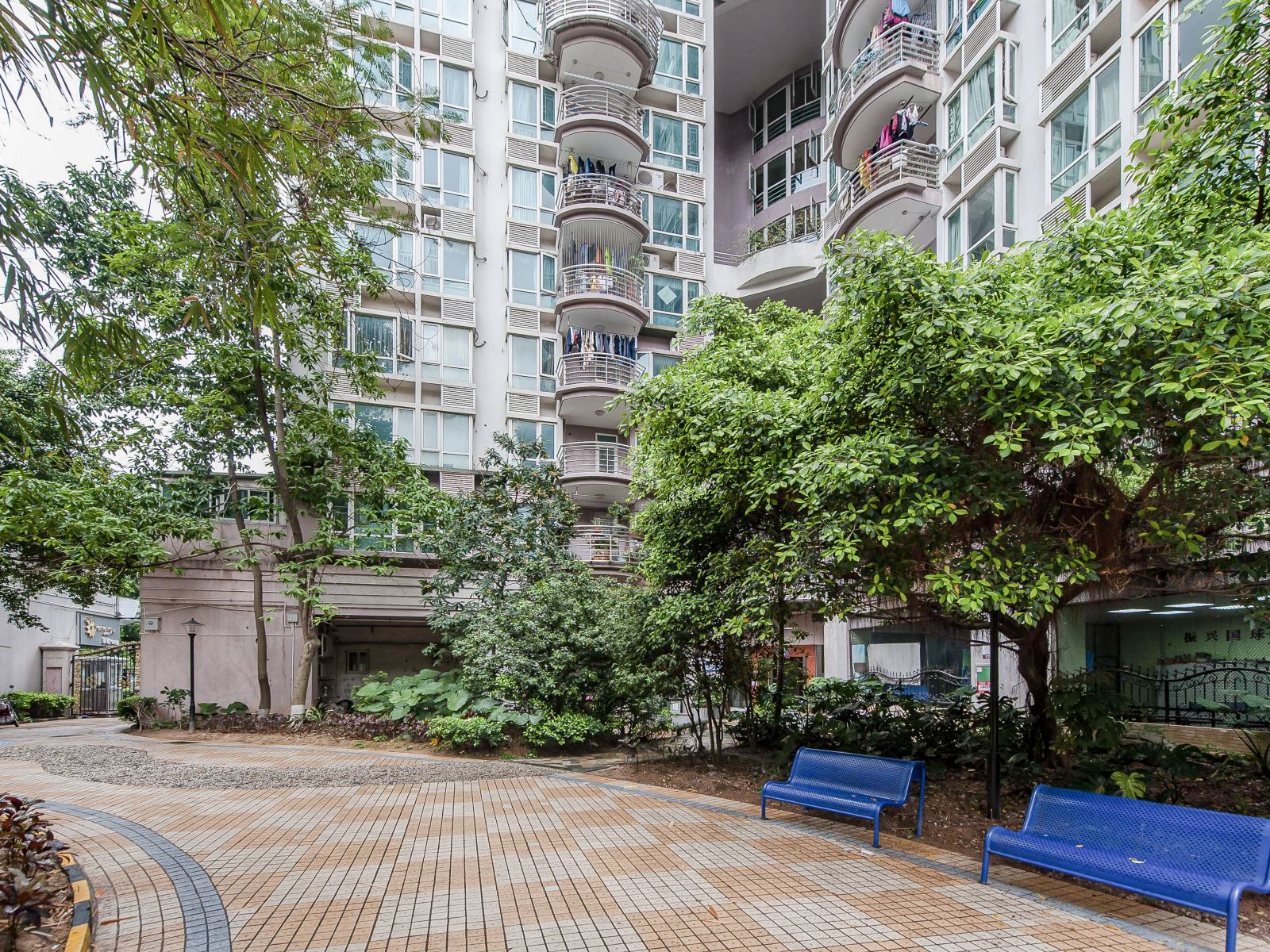 深圳新天鹅堡商务公寓