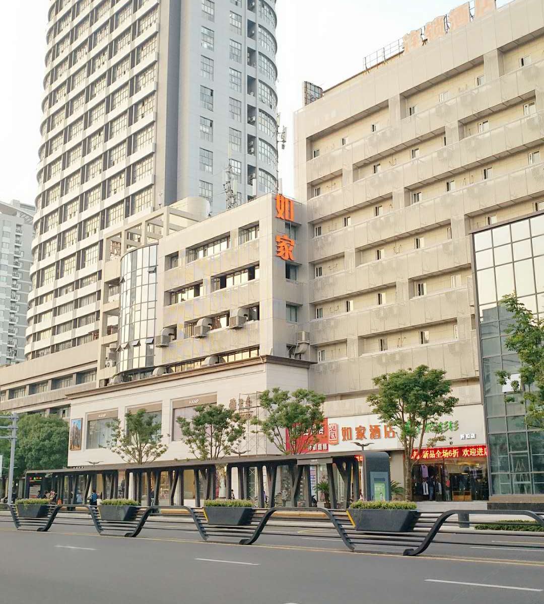 如家酒店(宁波中山东路江厦桥地铁站店)